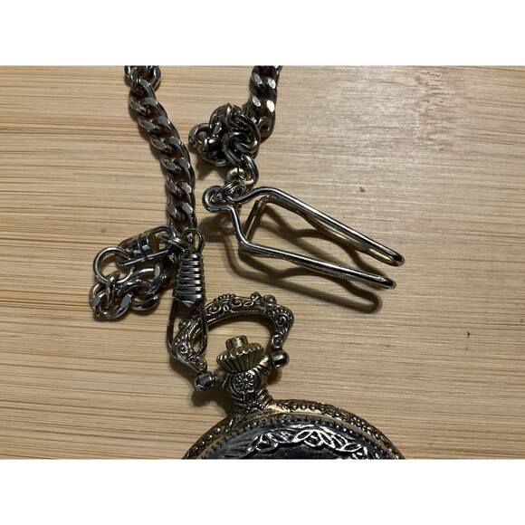 Wrangler Pocket Watch Figaro Chain Gold Tone Hunter Case Eagle New Battery - Picture 3 of 5